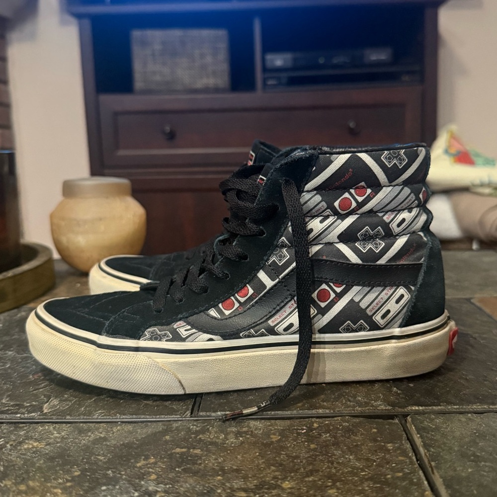 Vans x Nintendo Hi Tops Limited Edition 5M/ 6.5W